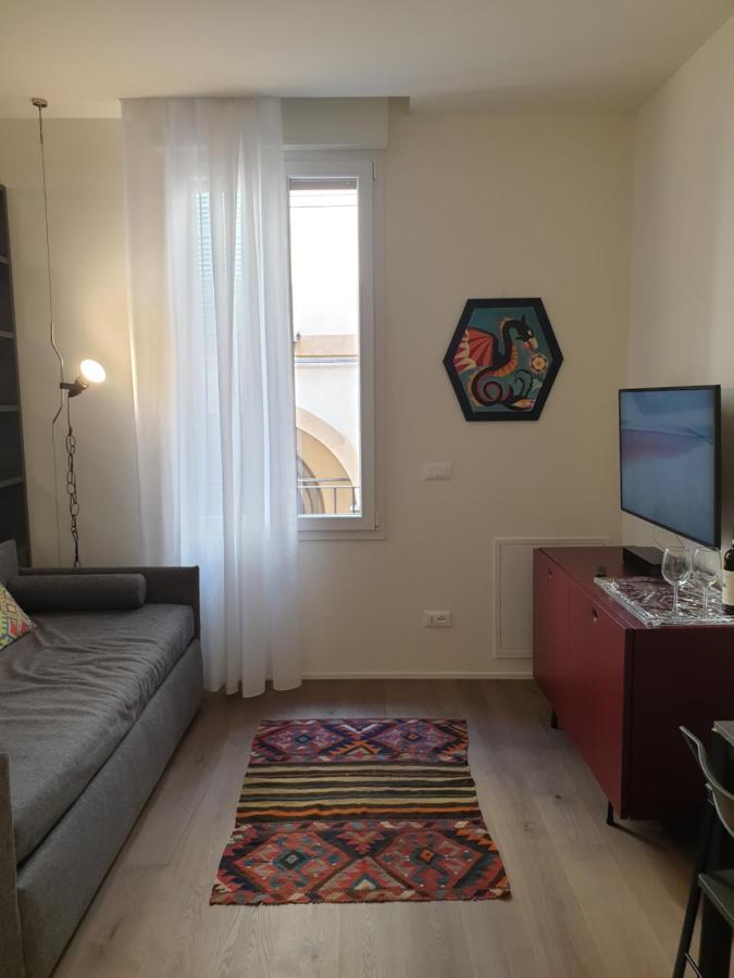 Saint George And The Dragon Suite โบโลญญา ภายนอก รูปภาพ